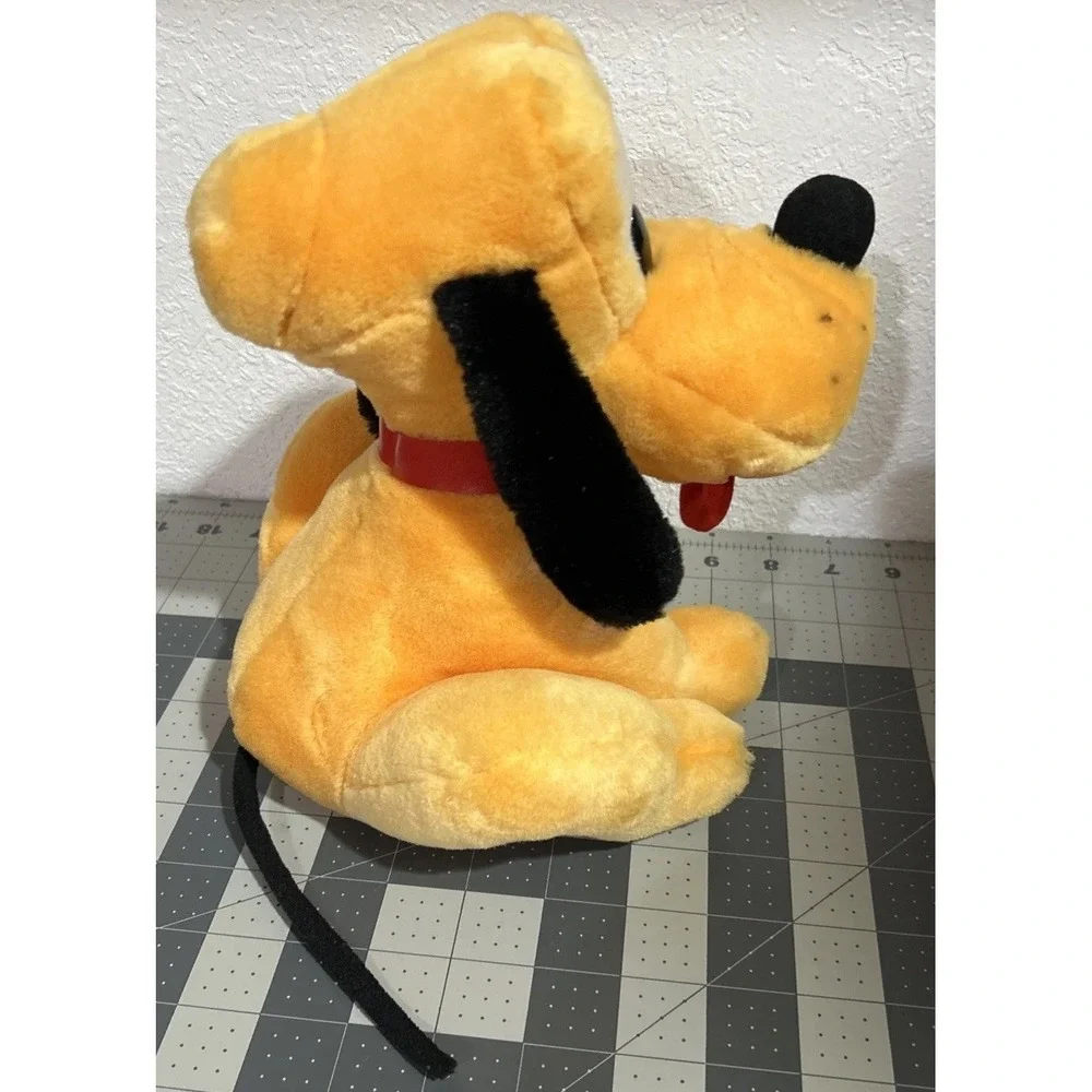 Walt Disney World Pluto Dog 9.5 in Plush Vintage 1980s Sitting Red Collar Puppy